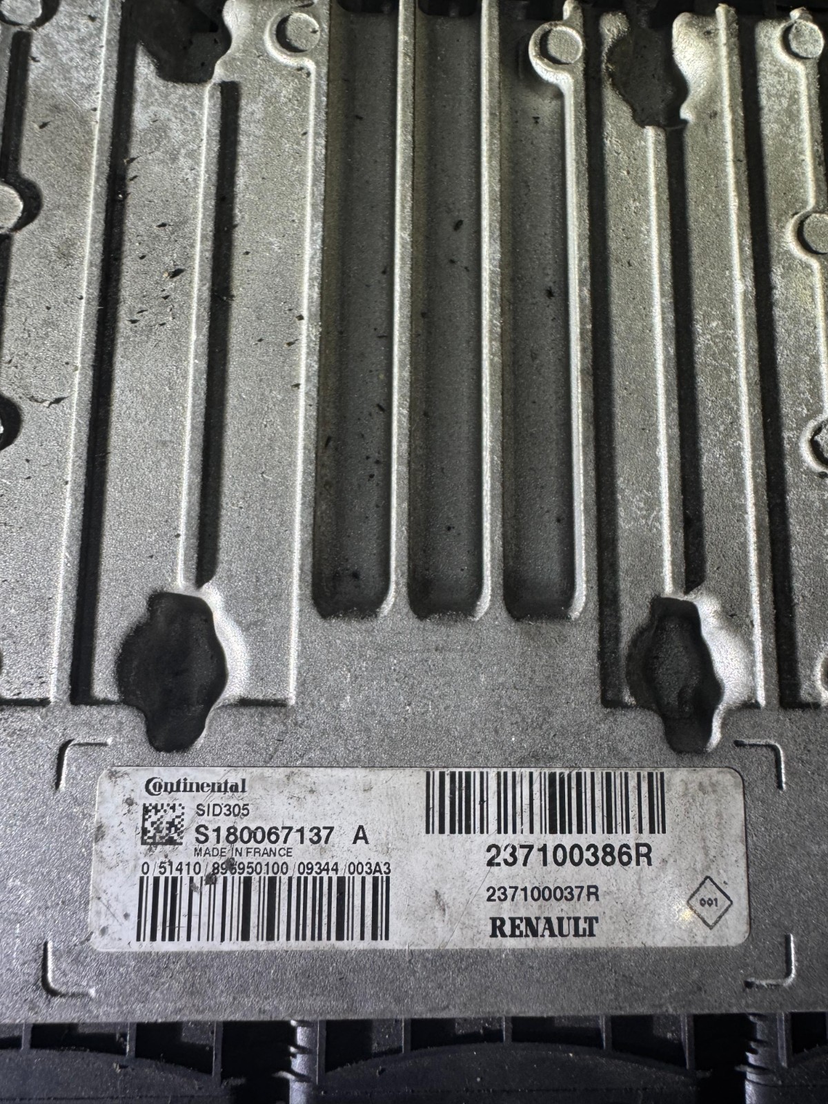 S180067137 A Continental SID305 237100386R Diesel Engine ECU Unit