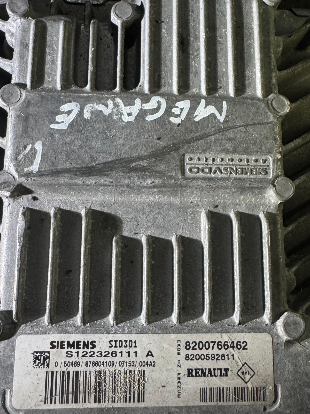 S122326111 A Siemens SID301 8200766462 Engine ECU Unit