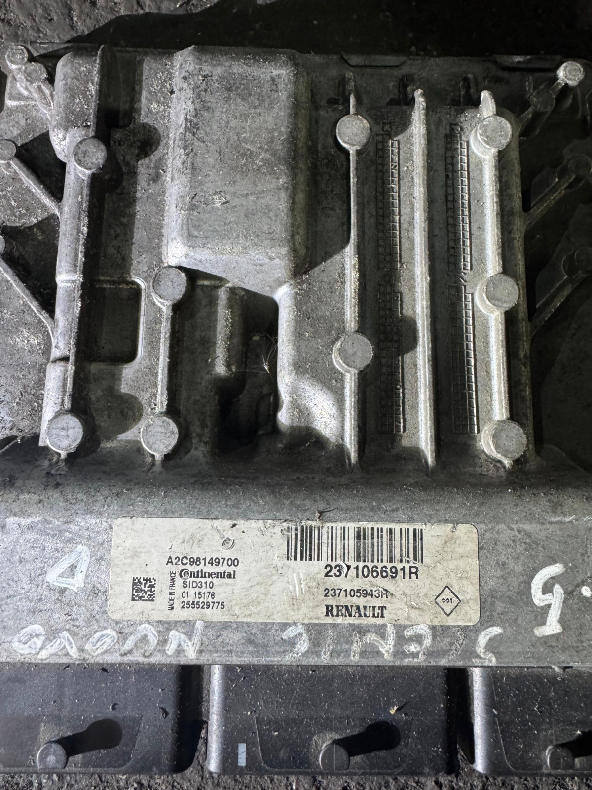 A2C98149700 Continental SID310 237106691R Engine Control Unit
