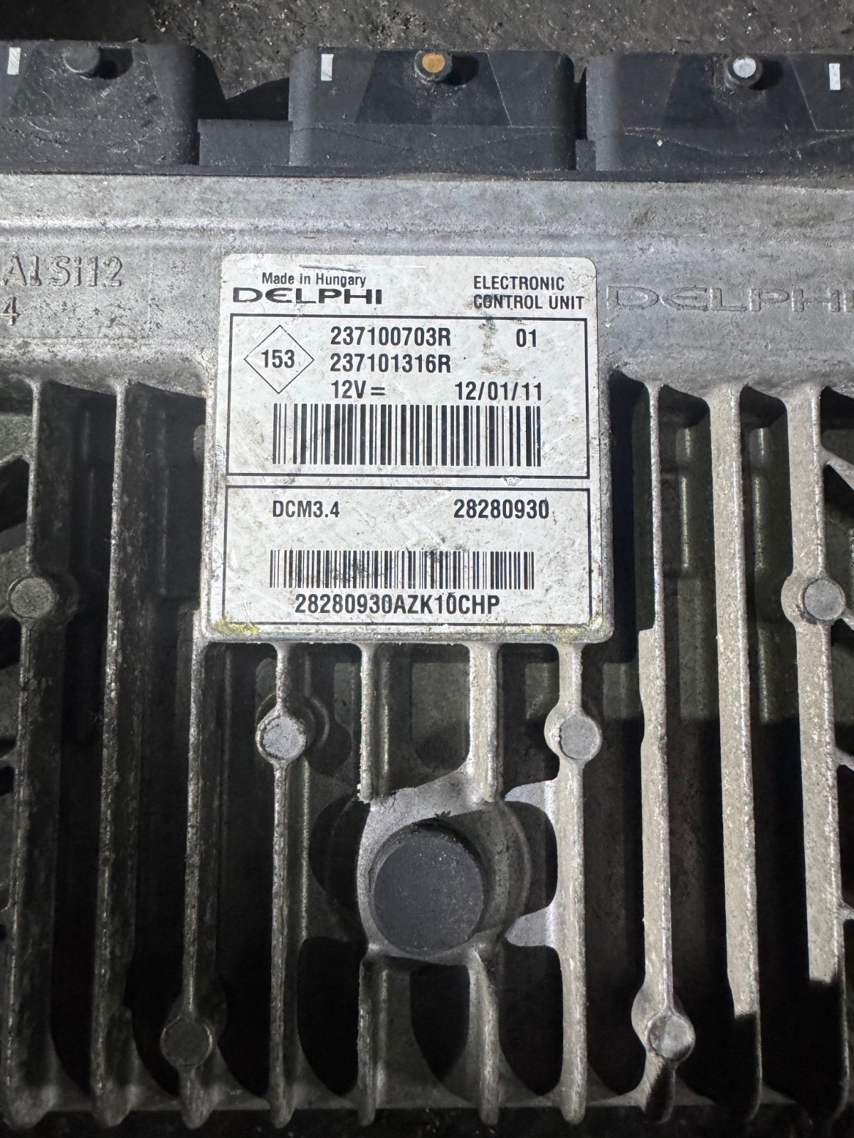 237100703R 237101316R Delphi DCM3.4 28280930 Engine ECU