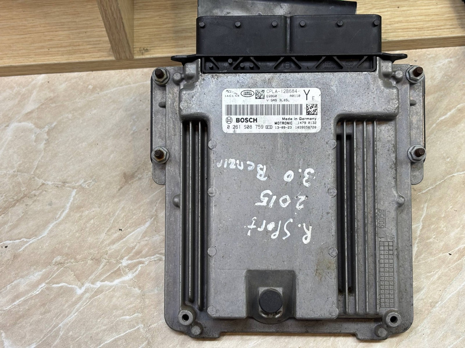 CPLA 12B684 YE Bosch 0261S08759 Petrol Engine ECU Control Unit MED17.8.31