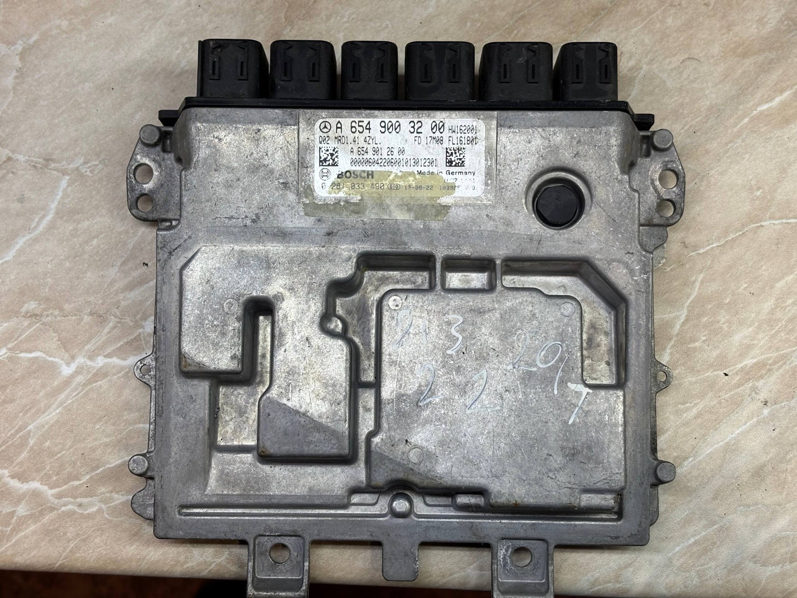 A6549003200 Bosch 0281033490 Diesel Engine Control Unit ECU MD1CP001