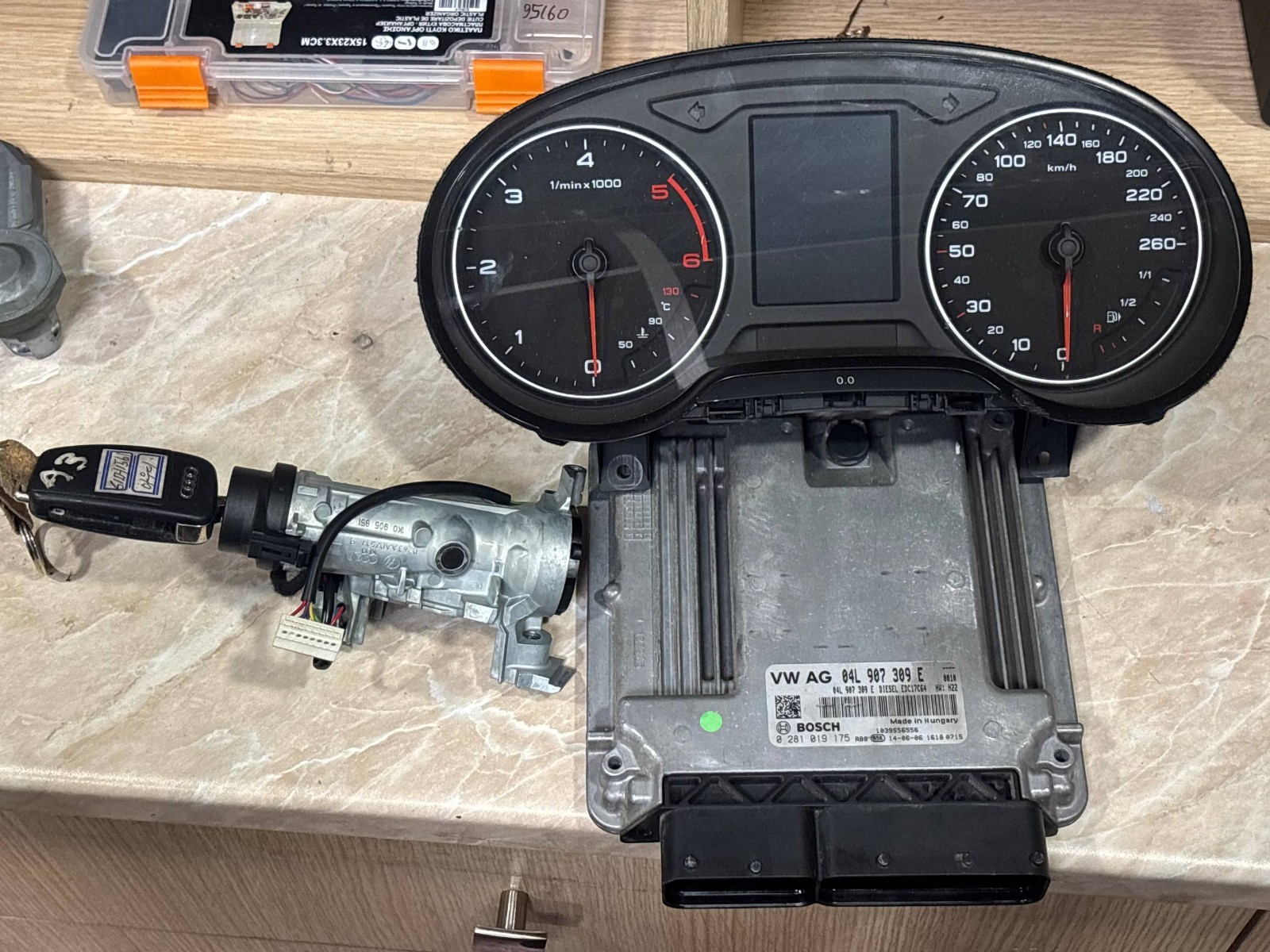 VW Audi ECU Kit 04L907309E EDC17C64 + 8V0920860M Cluster Key ELV Ignition Set