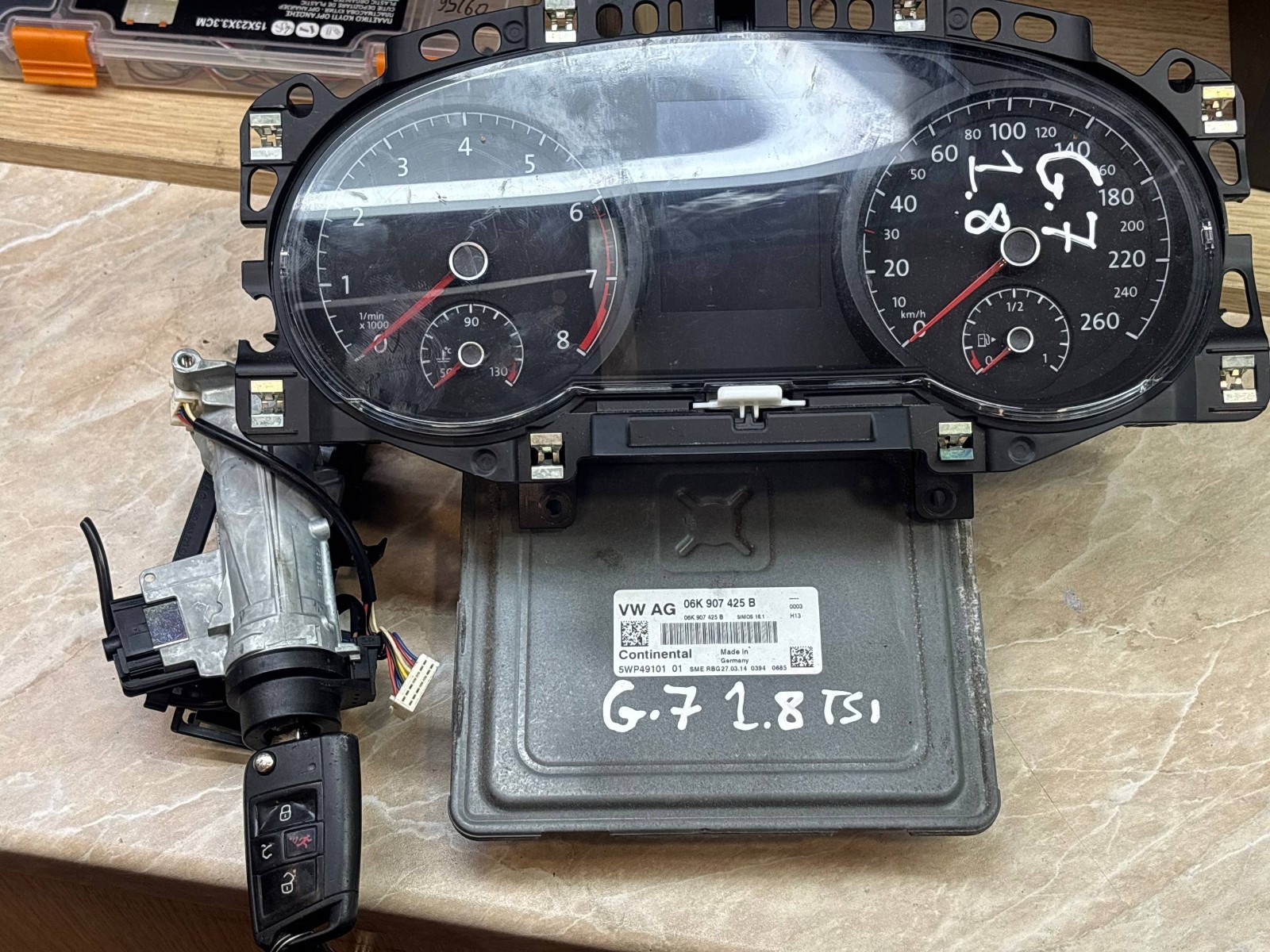 VW Golf 7 1.8 TSI ECU Kit Set 06K907425B Cluster 5G0920861 Key Ignition