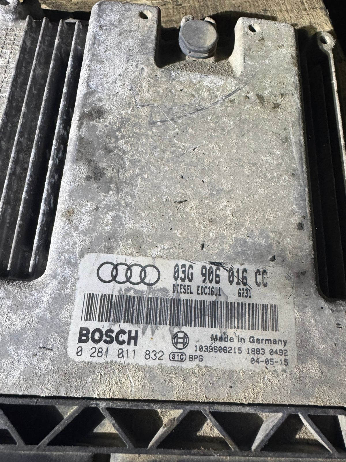 03G906016CC Bosch EDC16U1 0281011832 VW Audi Engine ECU Module