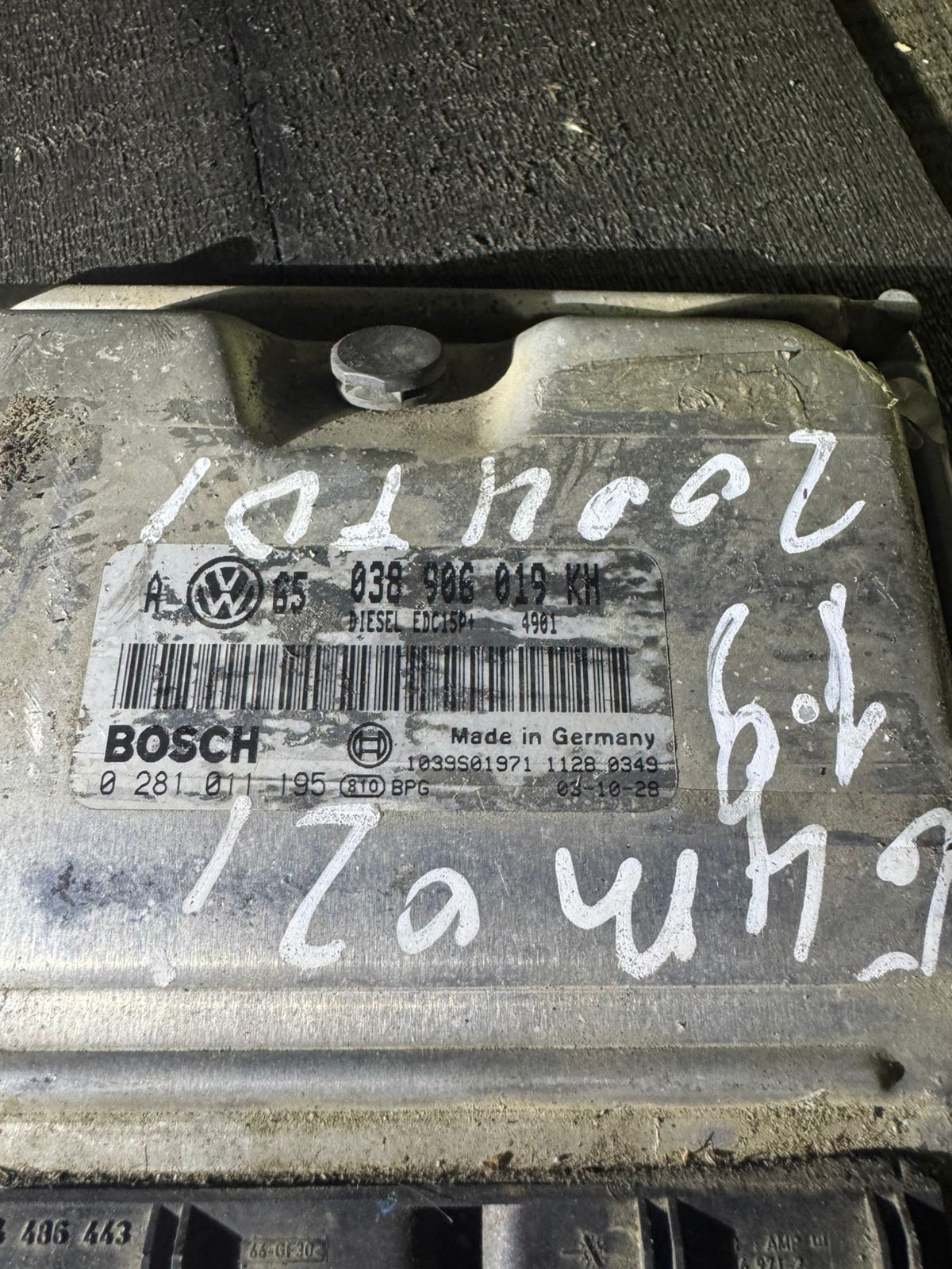 038906019KH Bosch EDC15P+ 0281011195 VW Audi Diesel Engine ECU