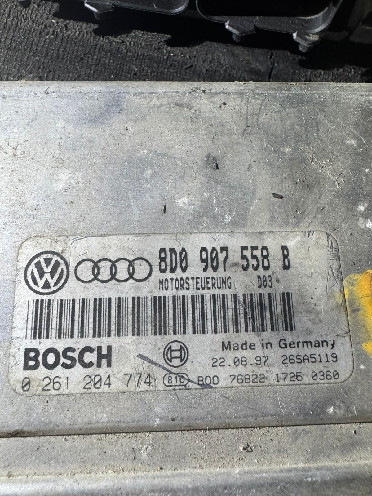 8D0907558B Bosch 0261204774 Audi Engine ECU