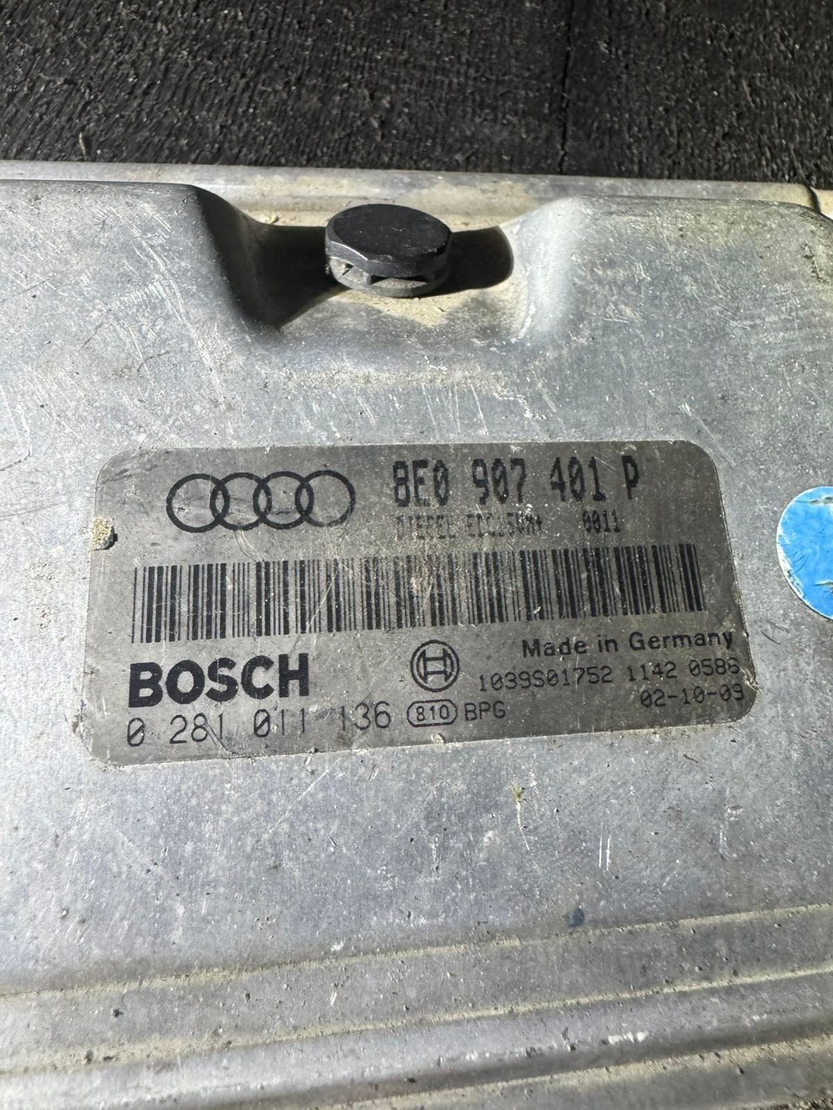 8E0907401P Bosch EDC15VM+ 0281011136 Audi Engine Control Unit