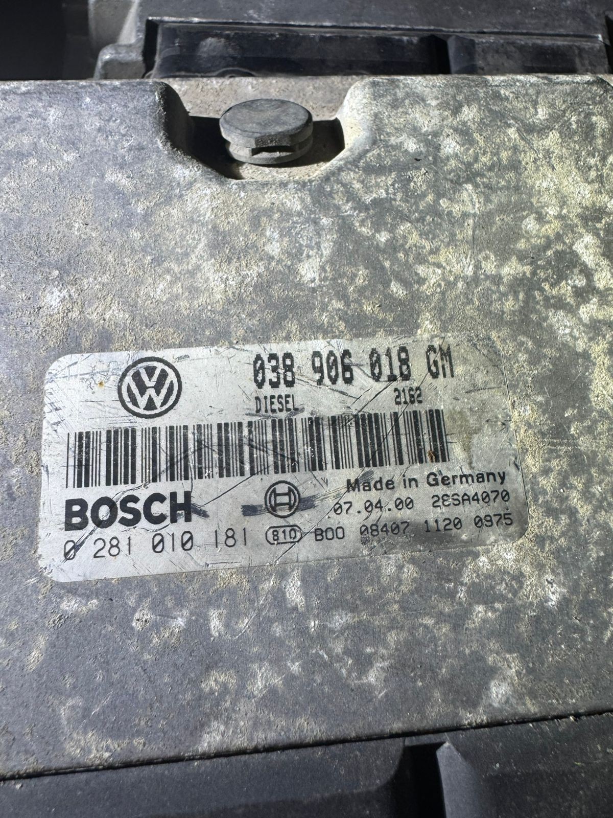 038906018GM Bosch 0281010181 VW Audi Engine Control Unit ECU