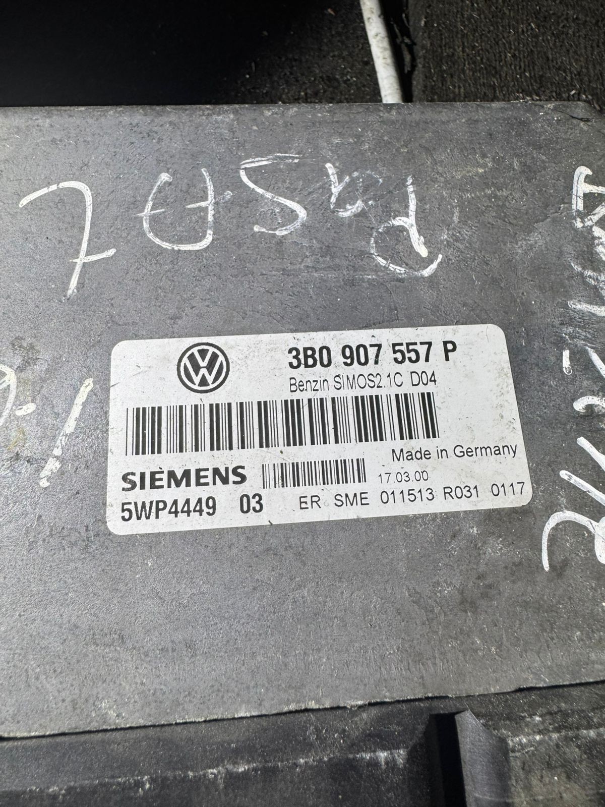 3B0907557P Siemens SIMOS2.1C 5WP4449 03 VW Audi Engine ECU