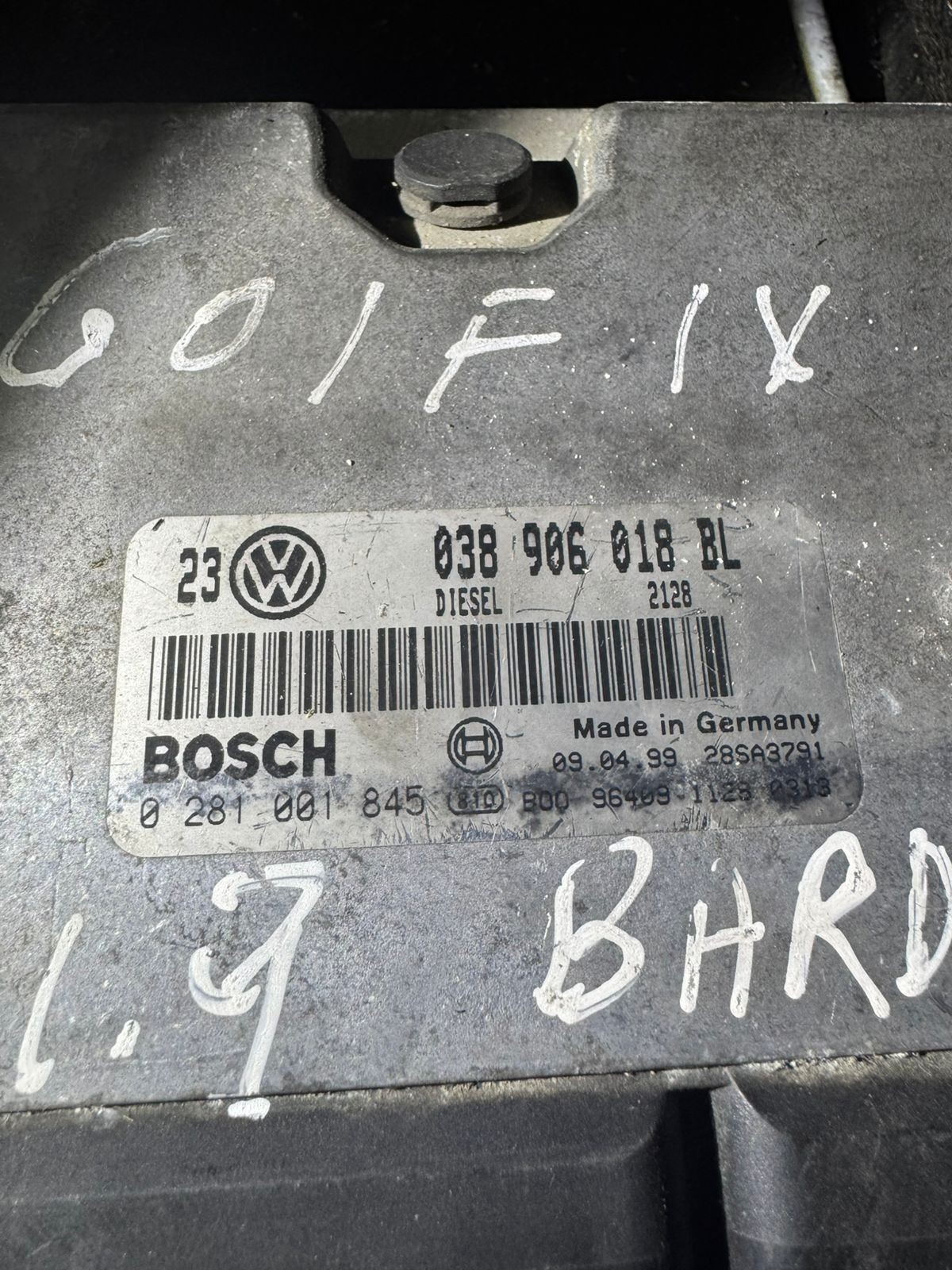 038906018BL Bosch EDC15V 0281001845 VW Audi Engine ECU