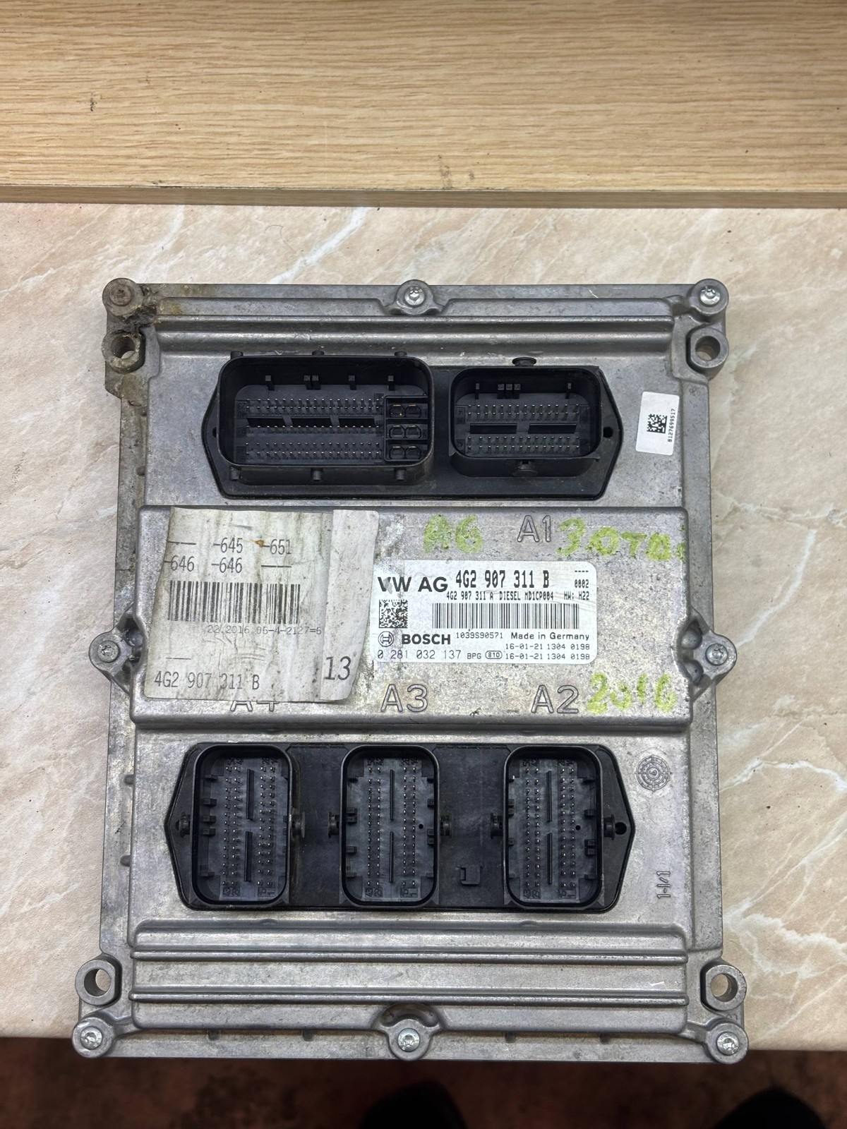 Bosch ECU 4G2907311B H22 MD1CP004 0281032137 Engine Control Unit