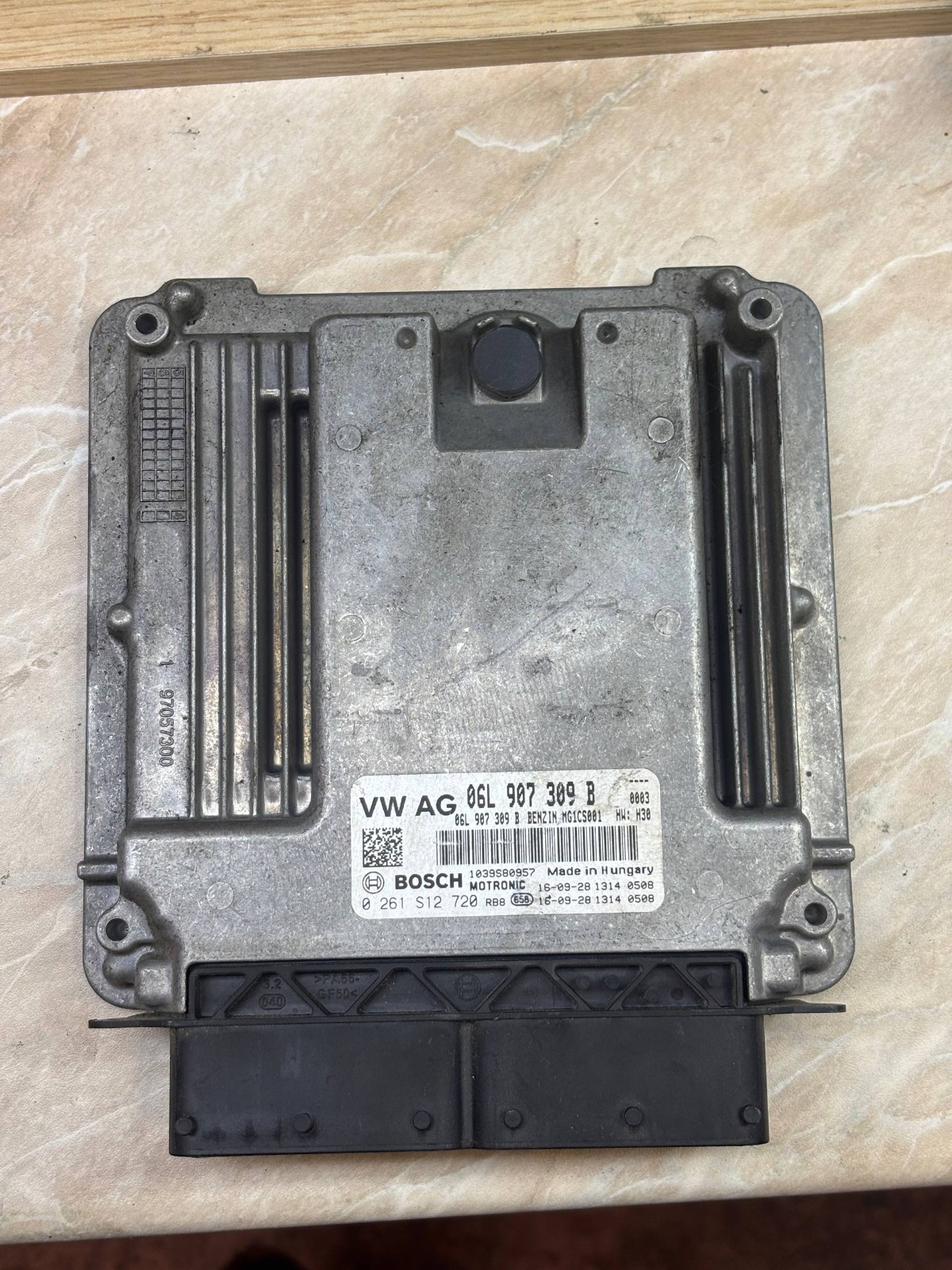 Bosch ECU 06L907309B H30 MG1SC001 0261S12720 Engine Control Unit