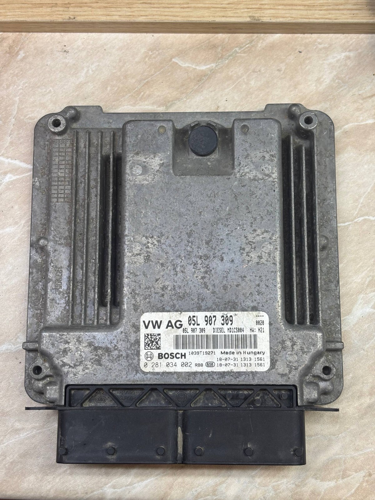 Bosch ECU 05L907309 H21 MD1CS004 0281034002 Engine Control Unit