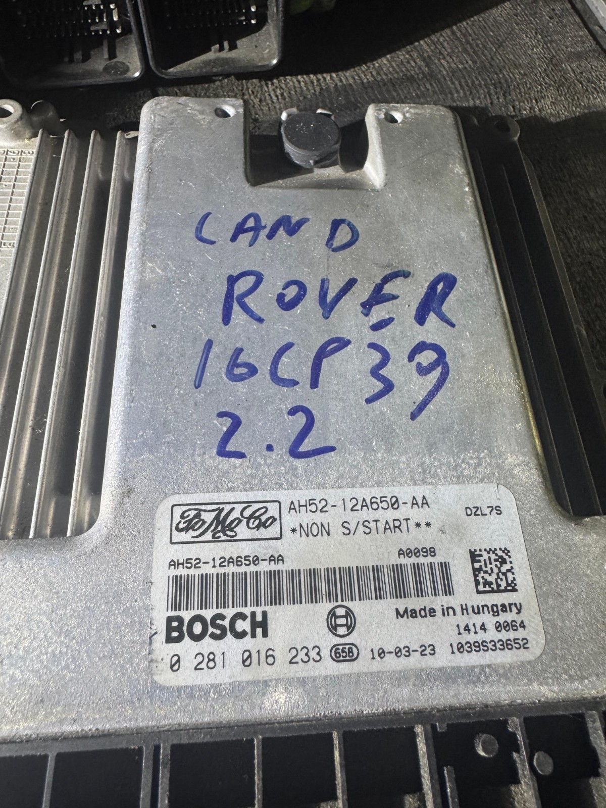 AH52 12A650 AA Bosch A0098 0281013233 Ford Engine ECU