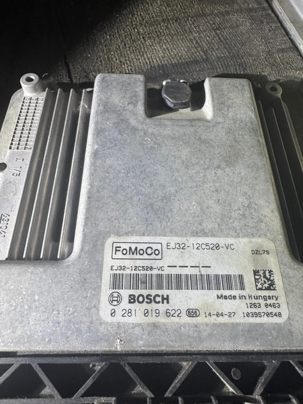 EJ32 12C520 VC Bosch 0281019622 Jaguar Engine ECU