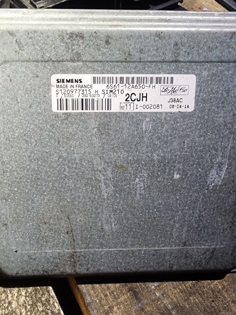 6S61 12A650 FB Siemens 2CJH J38AC SIM210 S120977315H Ford Engine ECU