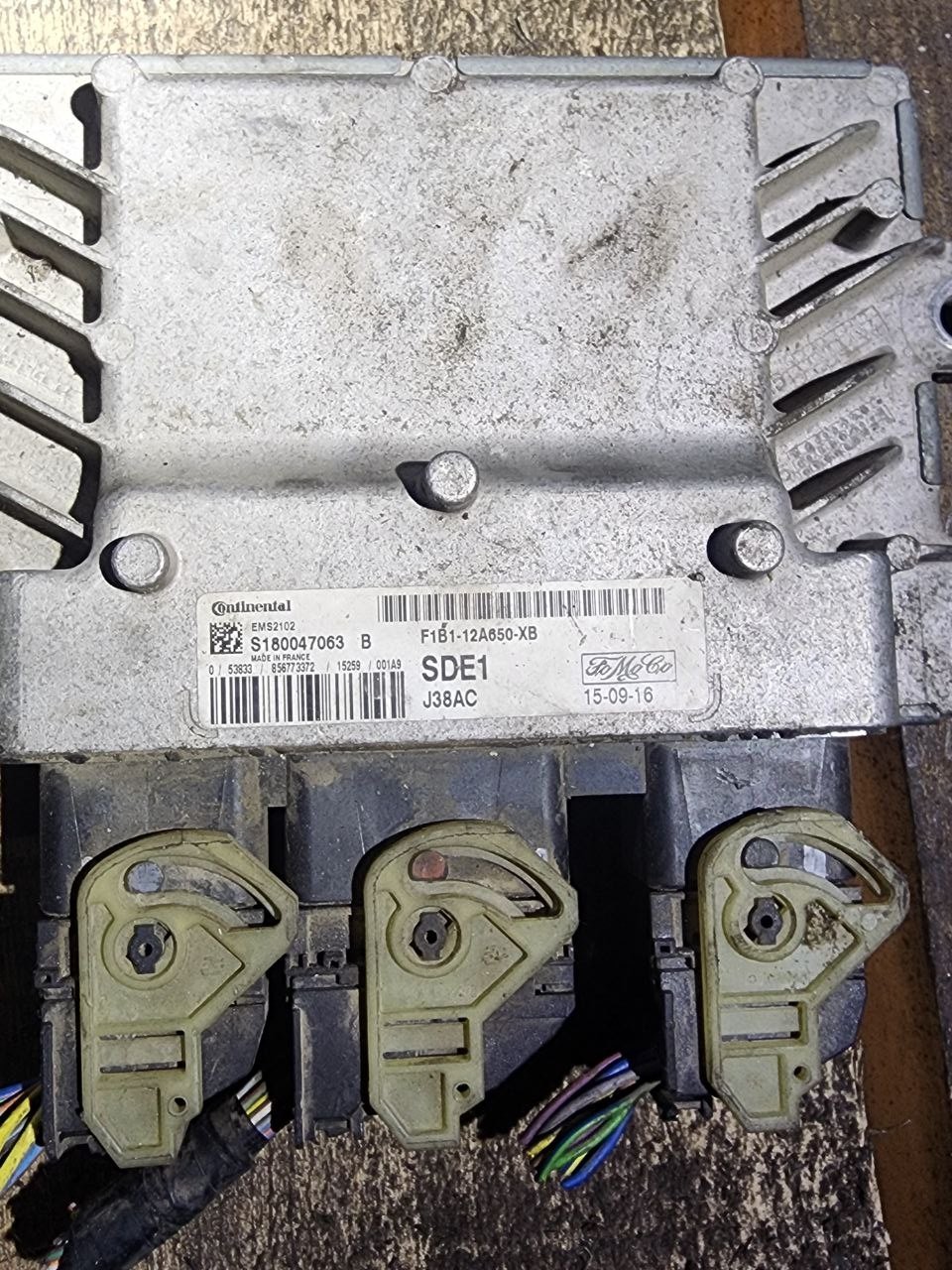 F1B1 12A650 XB Continental SDE1 J38AC EMS2102 S180047063B Ford ECU