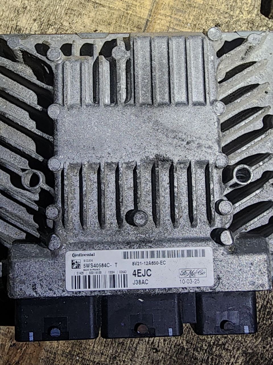 8V21 12A650 EC Continental 4EJC J38AC SID205 5WS40584C T Ford ECU
