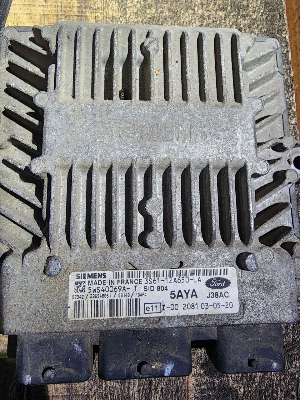 3S61 12A650 LA Siemens 5AYA J38AC SID804 5WS40069A T Ford ECU