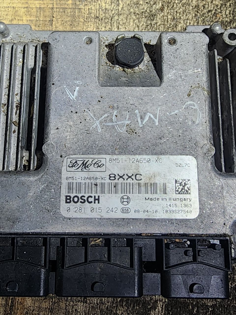 8M51 12A650 XC Bosch 8XXC 0281015242 Ford Engine Control Unit
