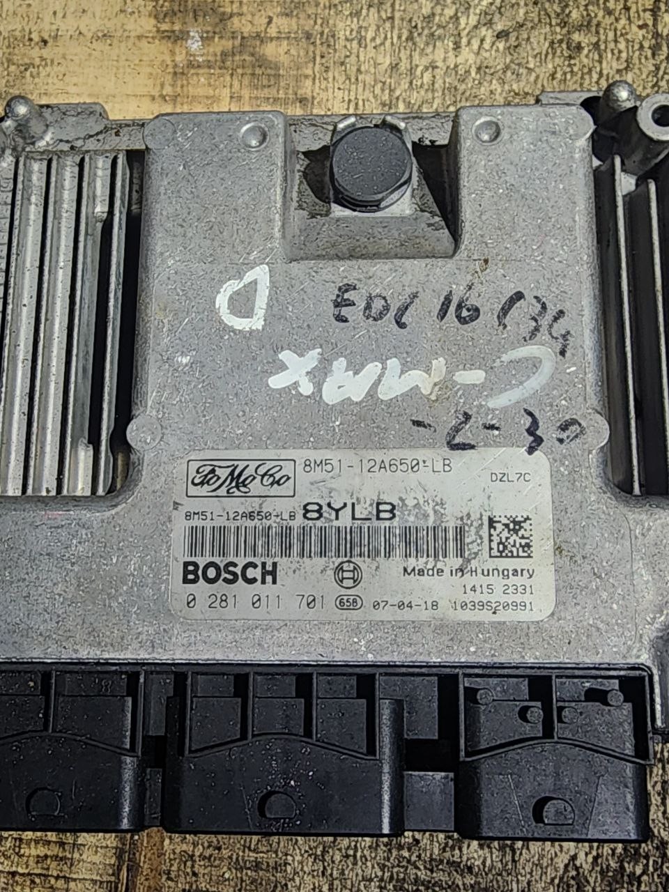 8M51 12A650 LB Bosch 8YLB 0281011701 Ford Engine Control Unit