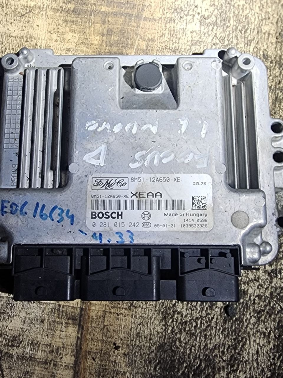 8M51 12A650 XE Bosch XEAA 0281015242 Ford Engine ECU