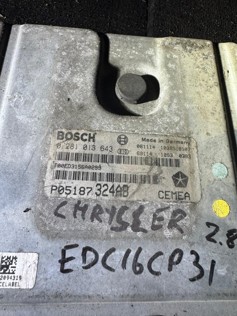 P05187 324AB Bosch CEMEA 0281013643 Chrysler Dodge Engine ECU