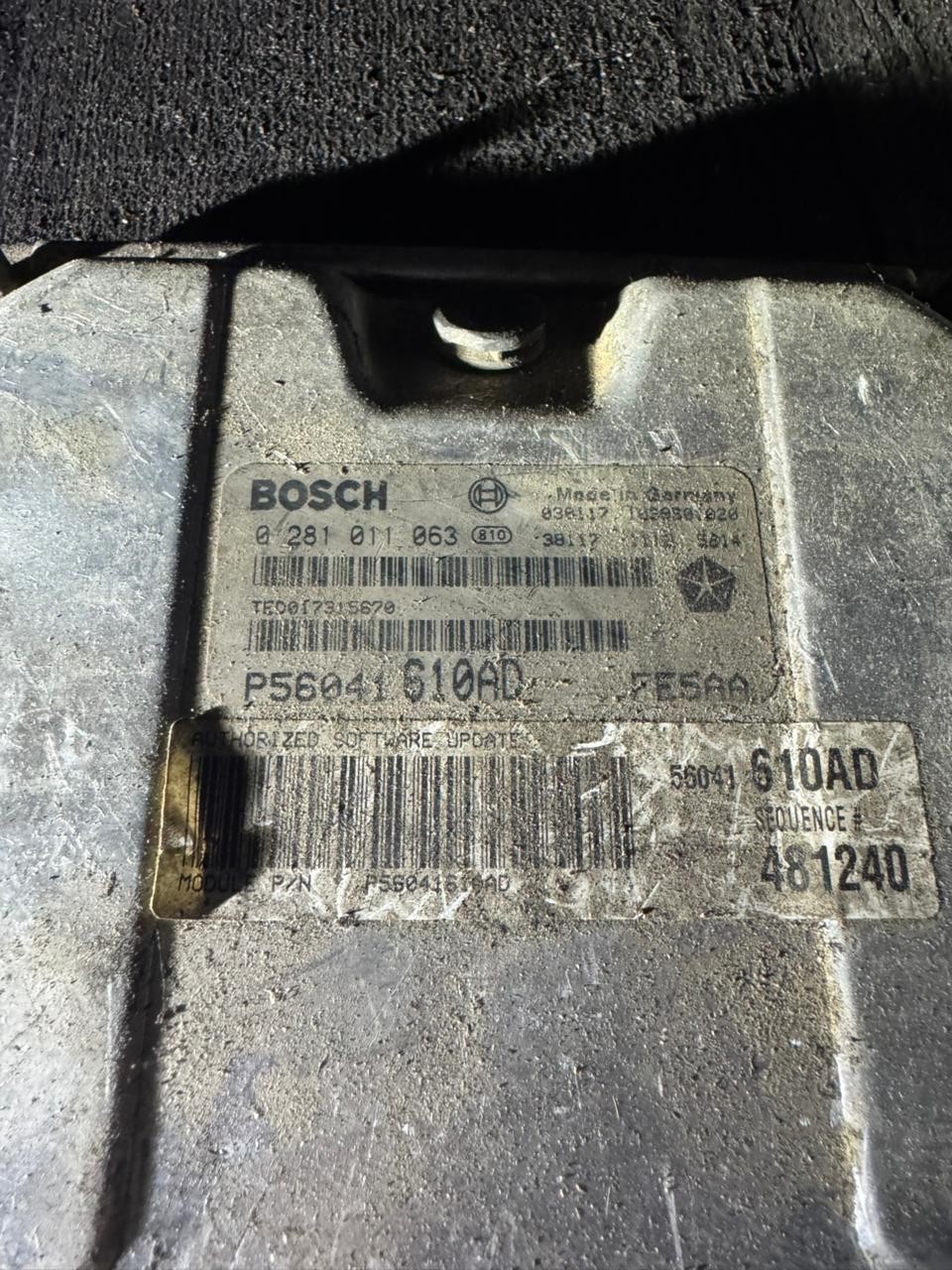 P56041 610AD Bosch FE5AA 0281011063 Chrysler Jeep Engine ECU