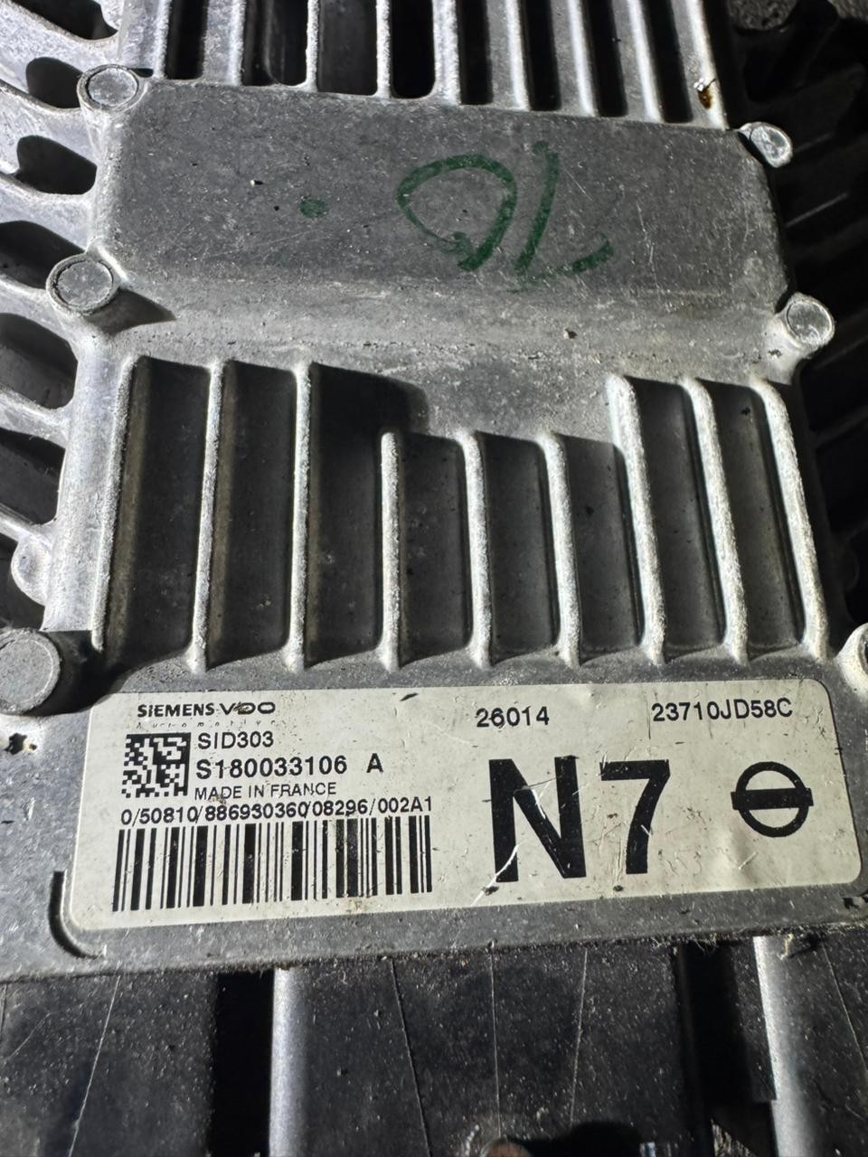 23710JD58C Siemens VDO SID303 S180033106A Nissan Engine Control Unit ECU