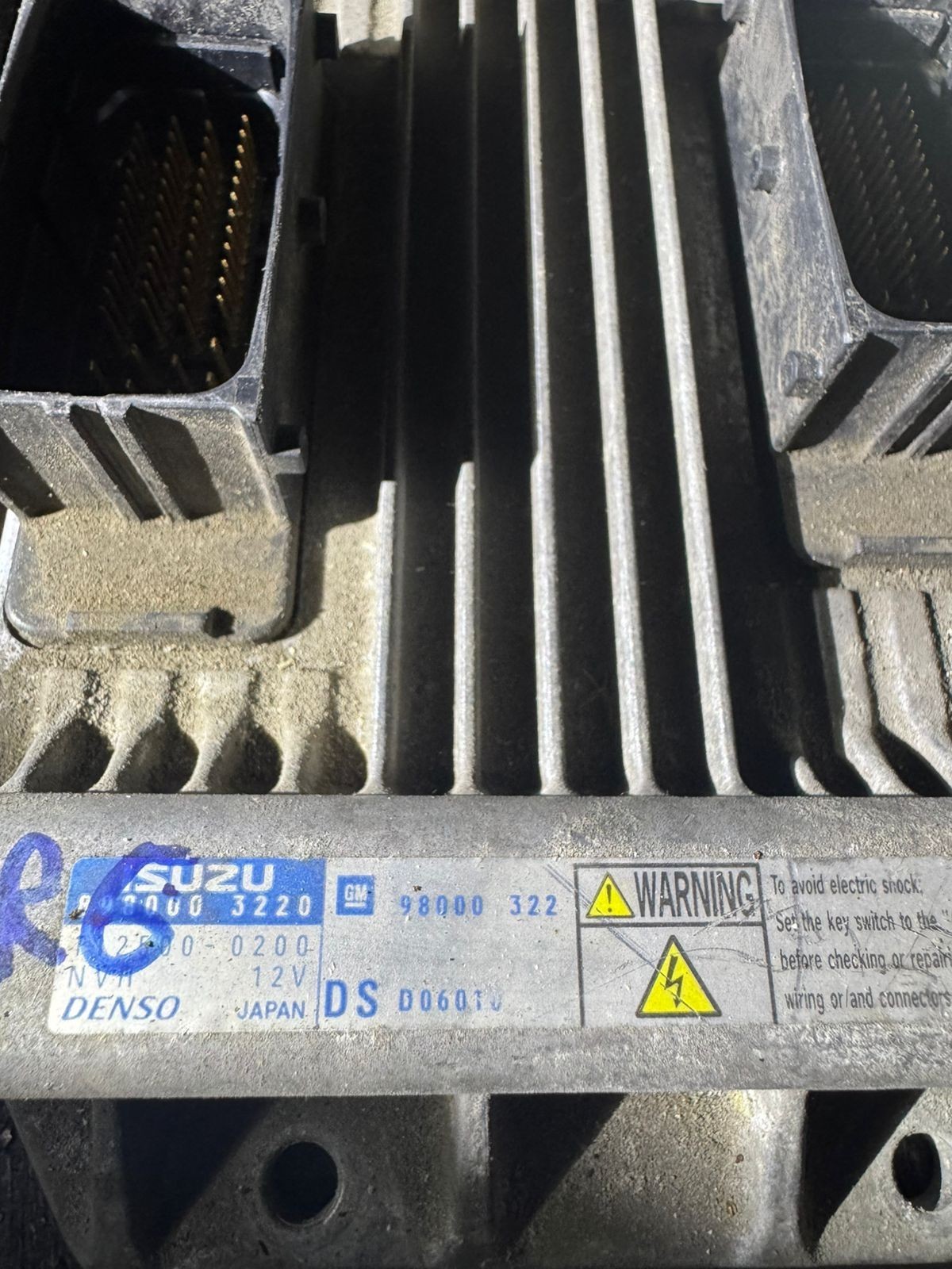 898000 3220 Denso Isuzu 98000 322 11250 0200 Engine Control Unit