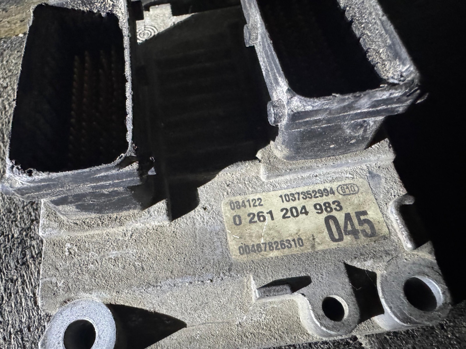 ECU 1037352994 Bosch 0261204983 Engine Control Unit
