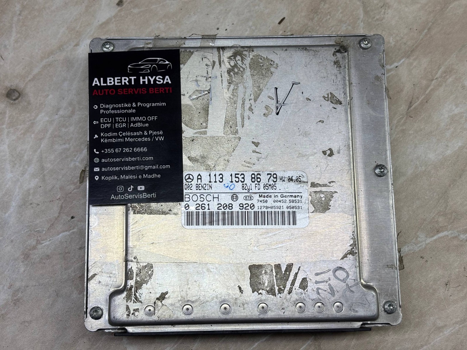 Mercedes ECU A1131538679 Bosch 0261208920 ME2.8 Engine Unit