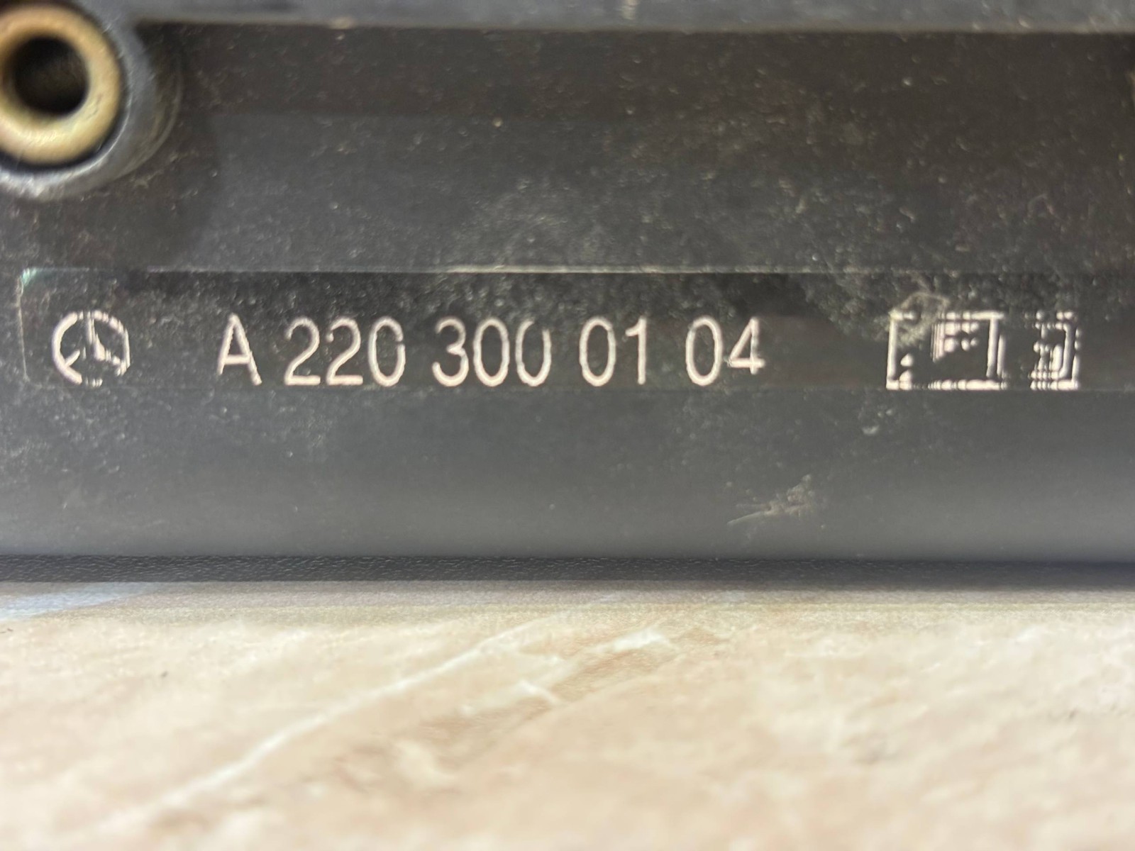 Mercedes-Benz S-Class W221 Accelerator Throttle Pedal A2203000104 S400 CDI OEM