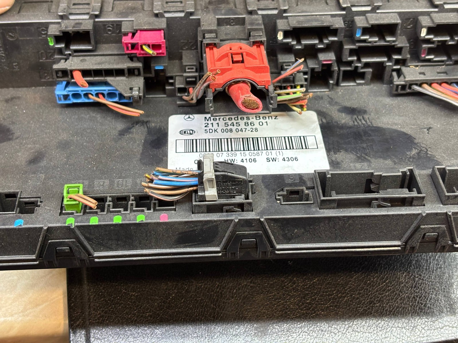 5DK008047-28 Hella SAM Control Module 2115458601 OEM