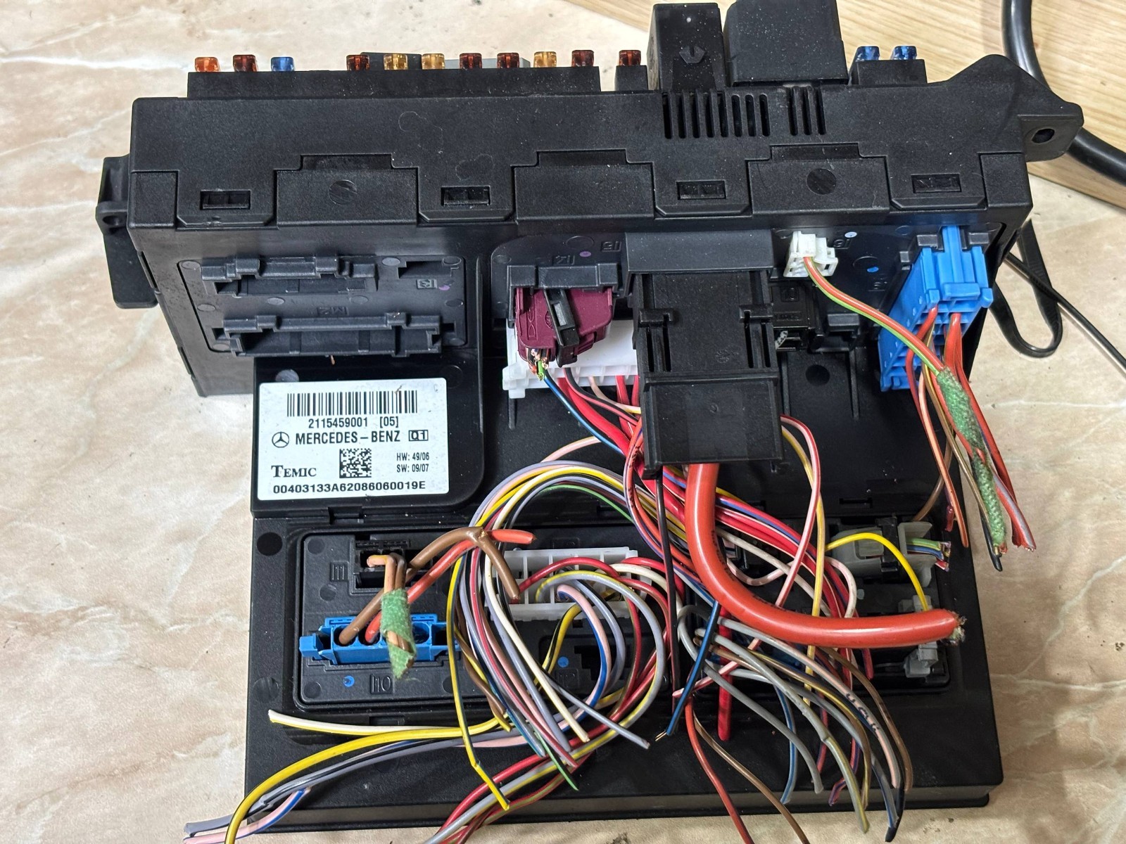 2115459001 05 Temic SAM Control Module OEM
