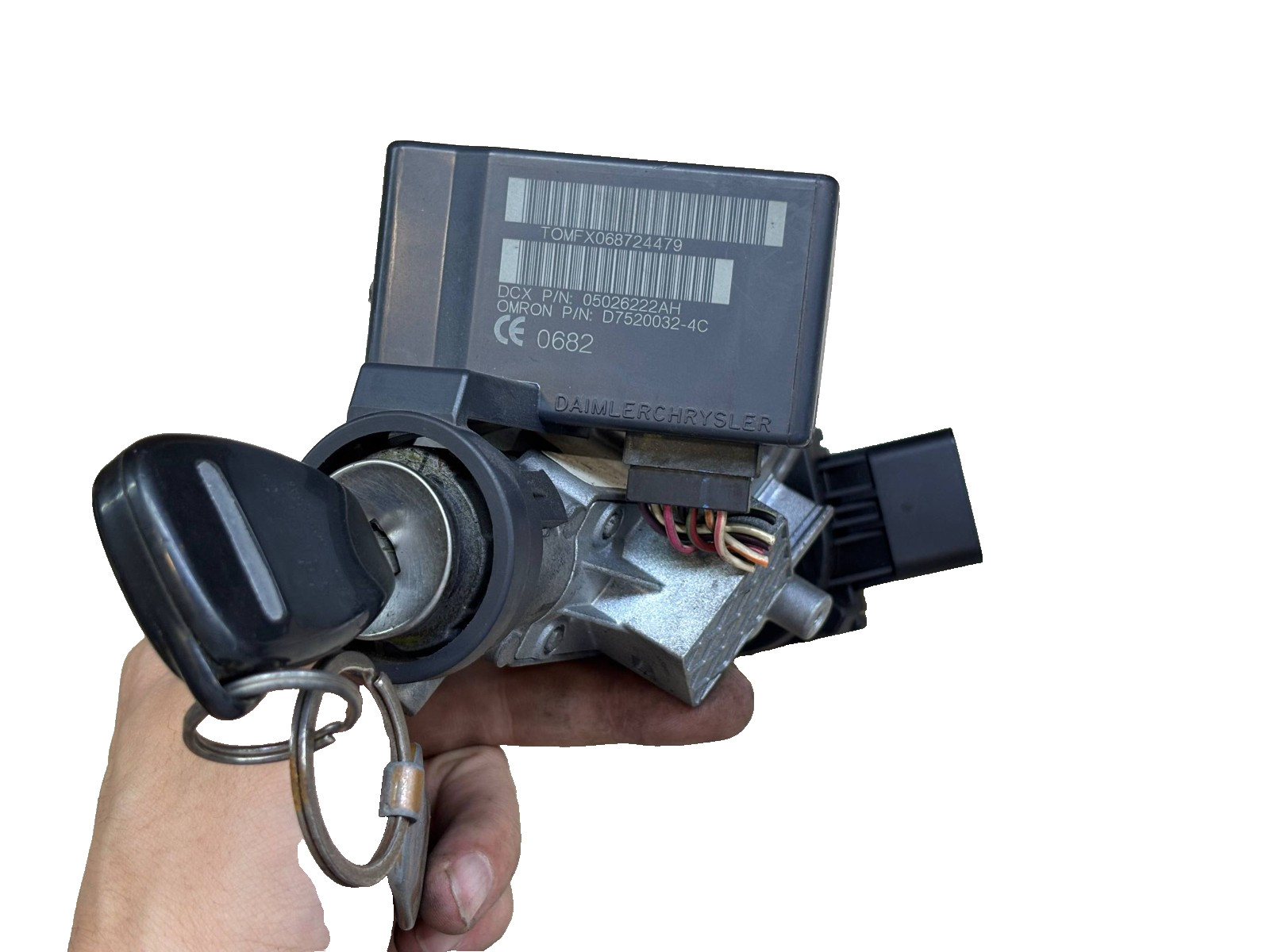 05026222AH EZS Electronic Ignition Switch With Key D7520032-4C OEM