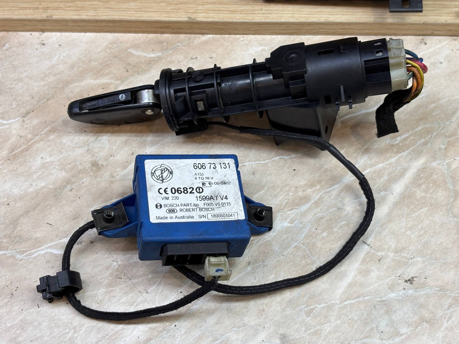 60673131 EZS Electronic Ignition Switch With Key 0682 OEM