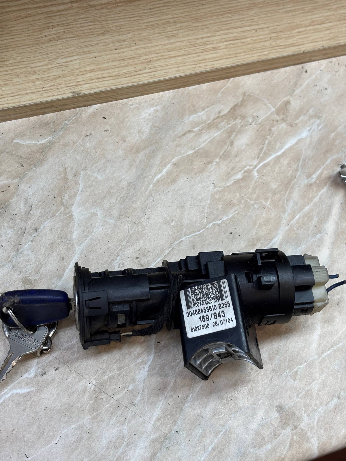 00468453610 B365 EZS Electronic Ignition Switch With Key 61027500 OEM