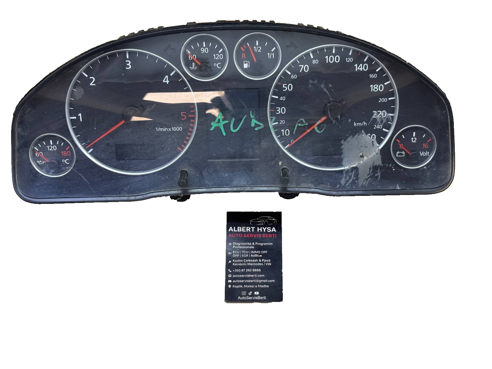Audi Instrument Cluster Speedometer Siemens VDO 110080128004 OEM
