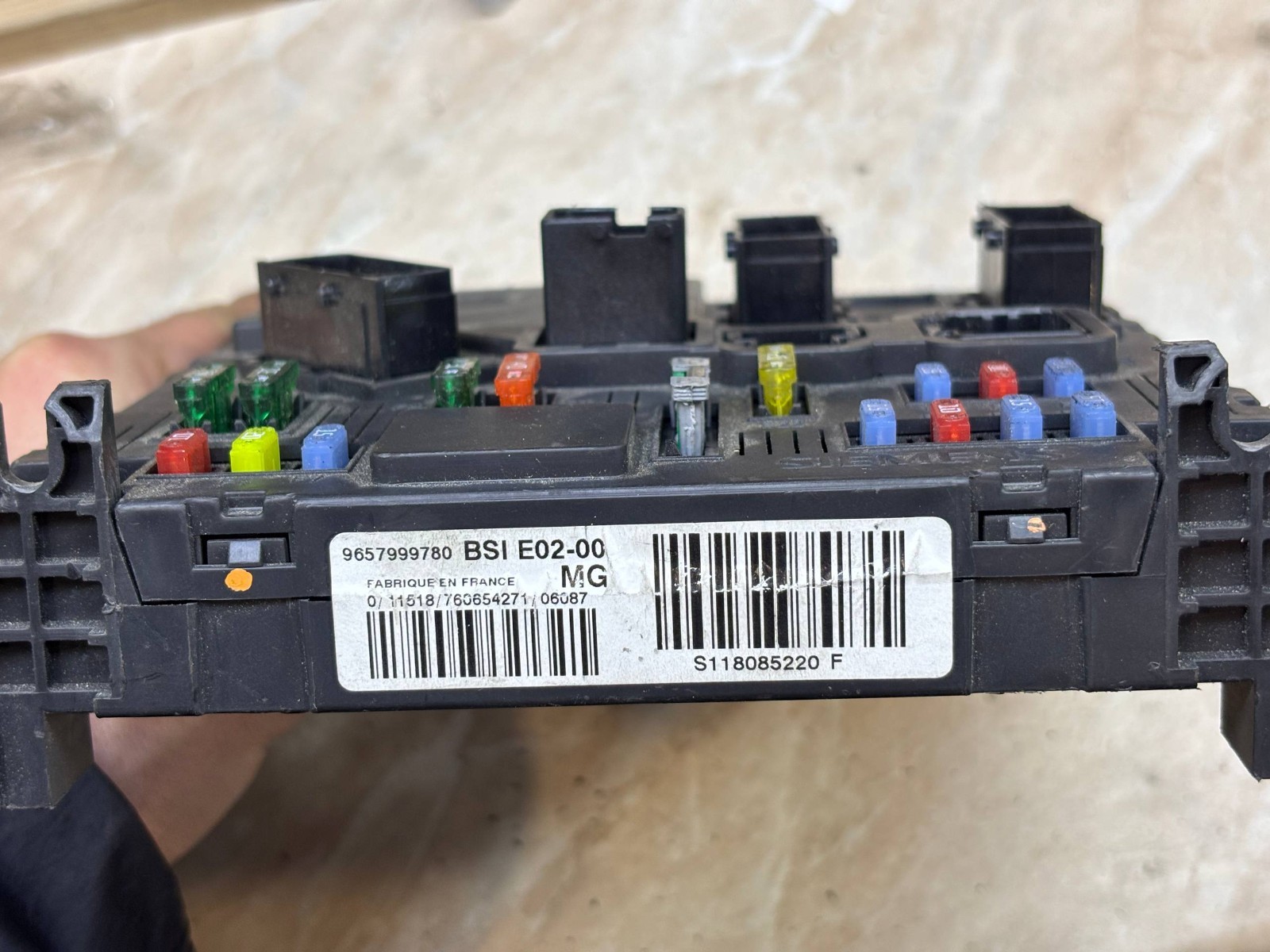 S118085220F BSI Body Control Module Fuse Box E02-00 9657999780 OEM