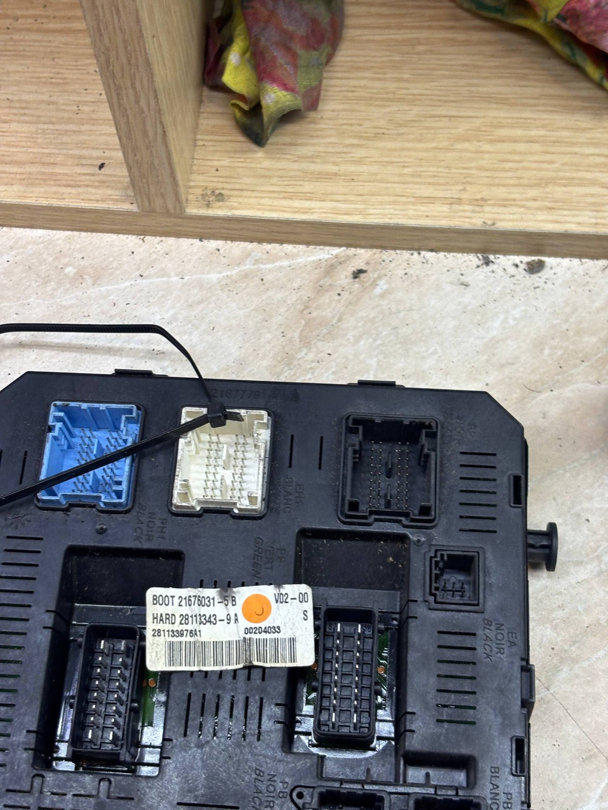 21676031-5B Fuse Box Body Control Module 28113343-9A 00204033 OEM