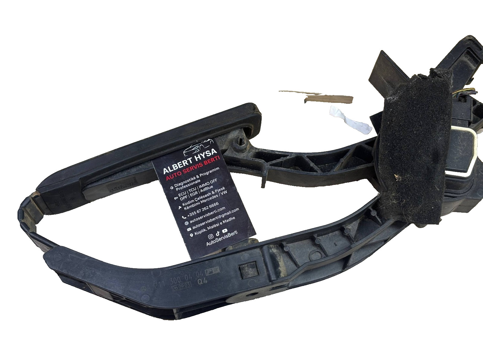Mercedes-Benz E-Class W211 Accelerator Gas Pedal Assembly OEM A2113000404