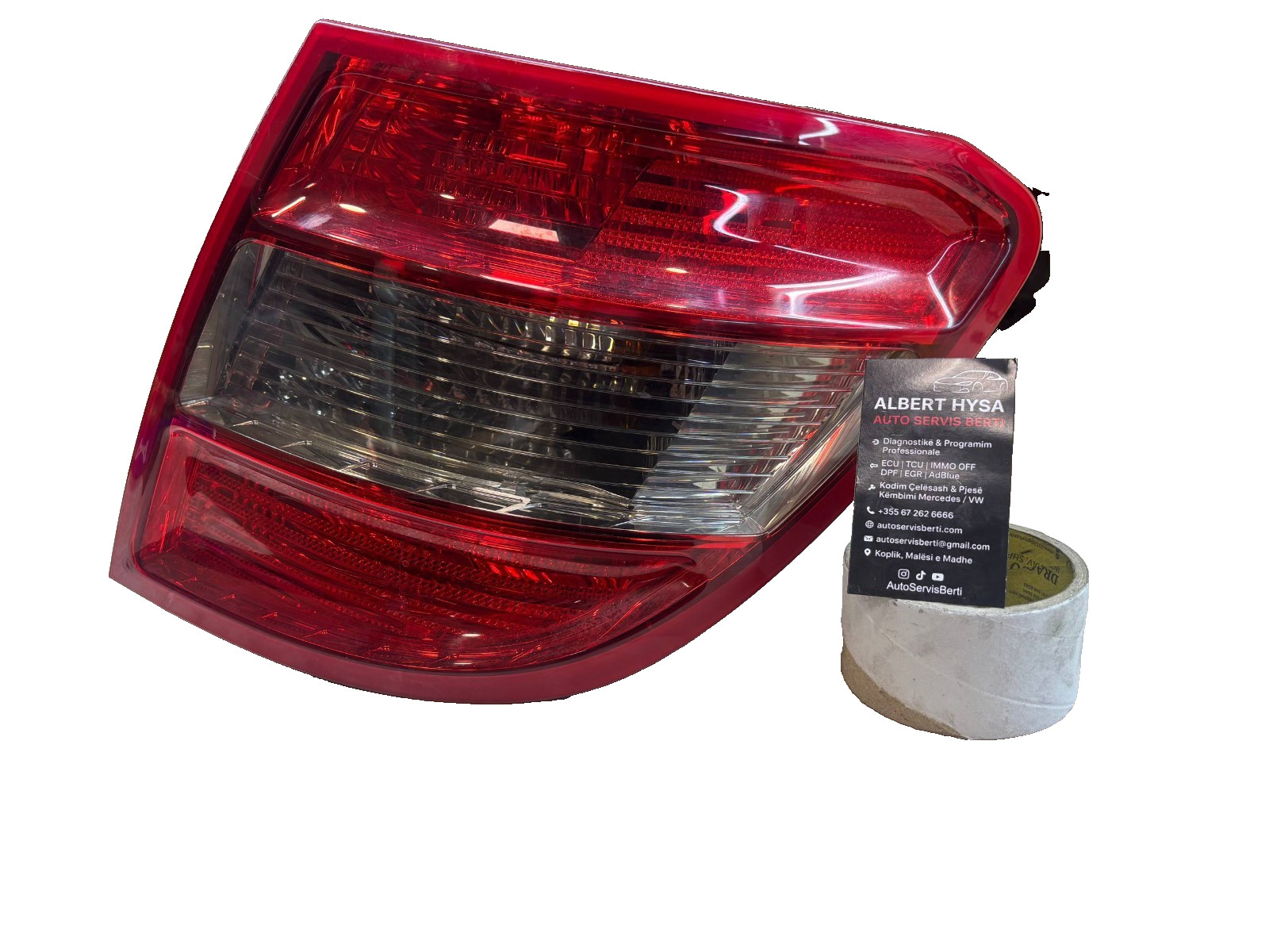 Genuine Mercedes-Benz W204 Tail Light Brake Light Rear Right 2048203864 R