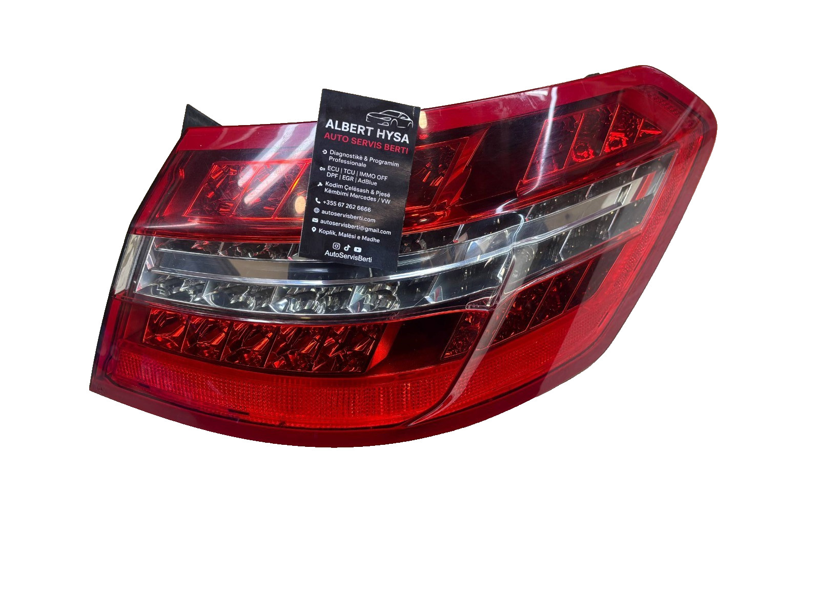 Genuine Mercedes-Benz W212 Tail Light Brake Light Rear Right A2129066901 R