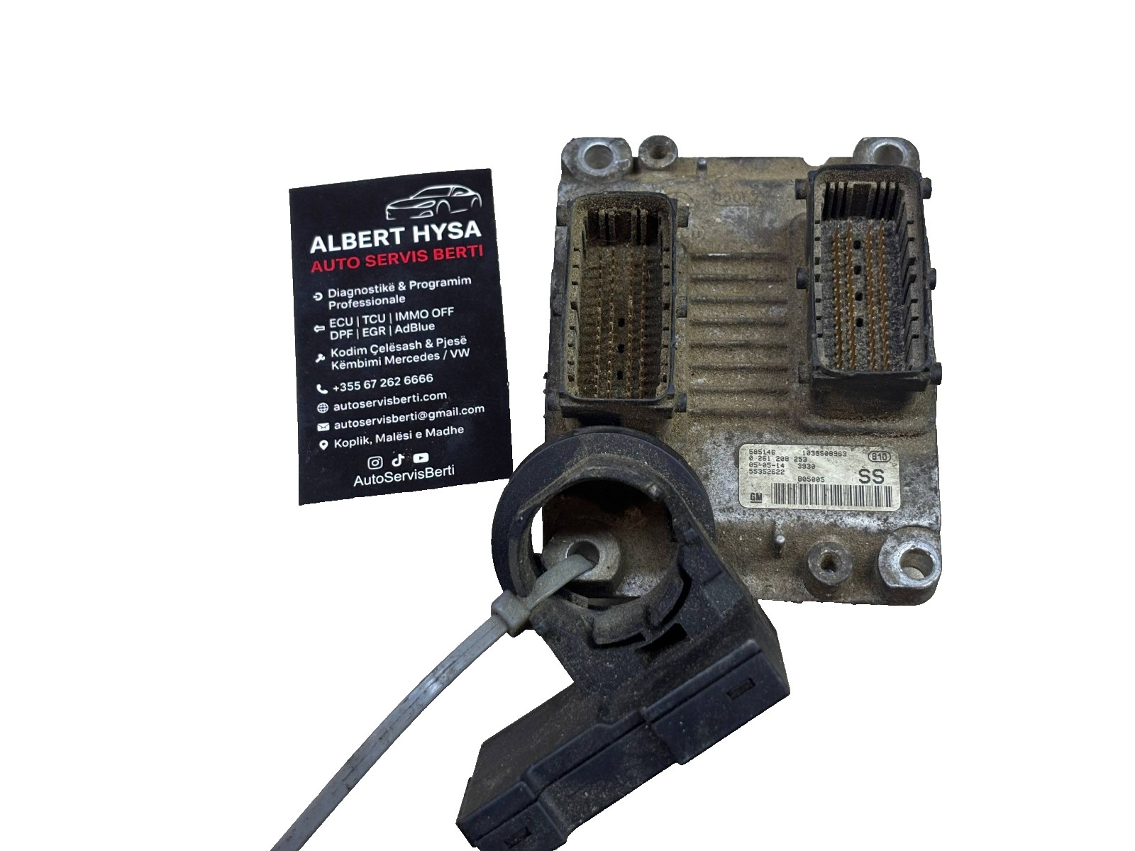 GM Engine ECU 585146 Bosch 0261208253 with Immobilizer Module 13144390 OEM