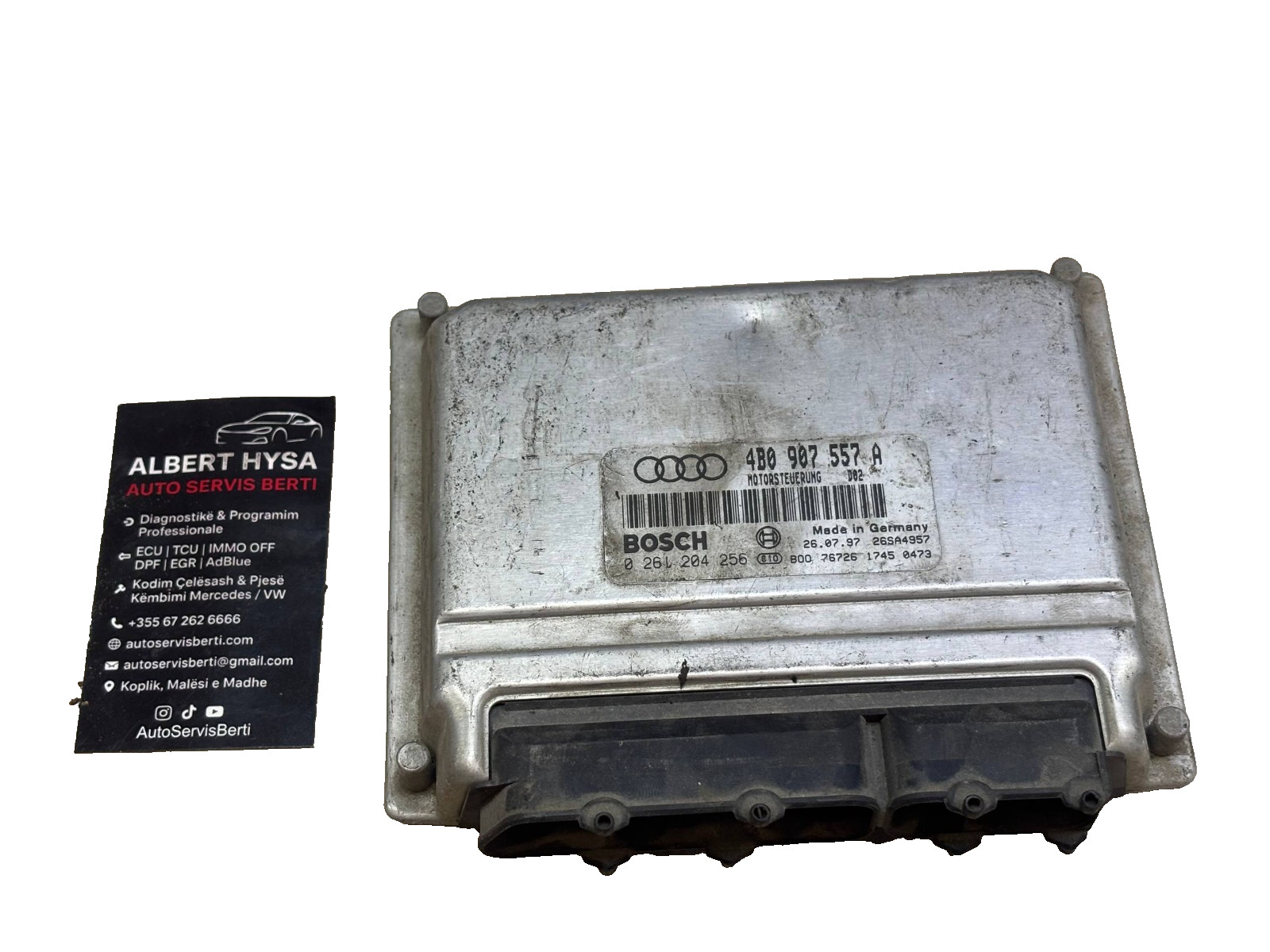 Bosch Engine ECU 4B0907557A ME3.8.2 0261204256
