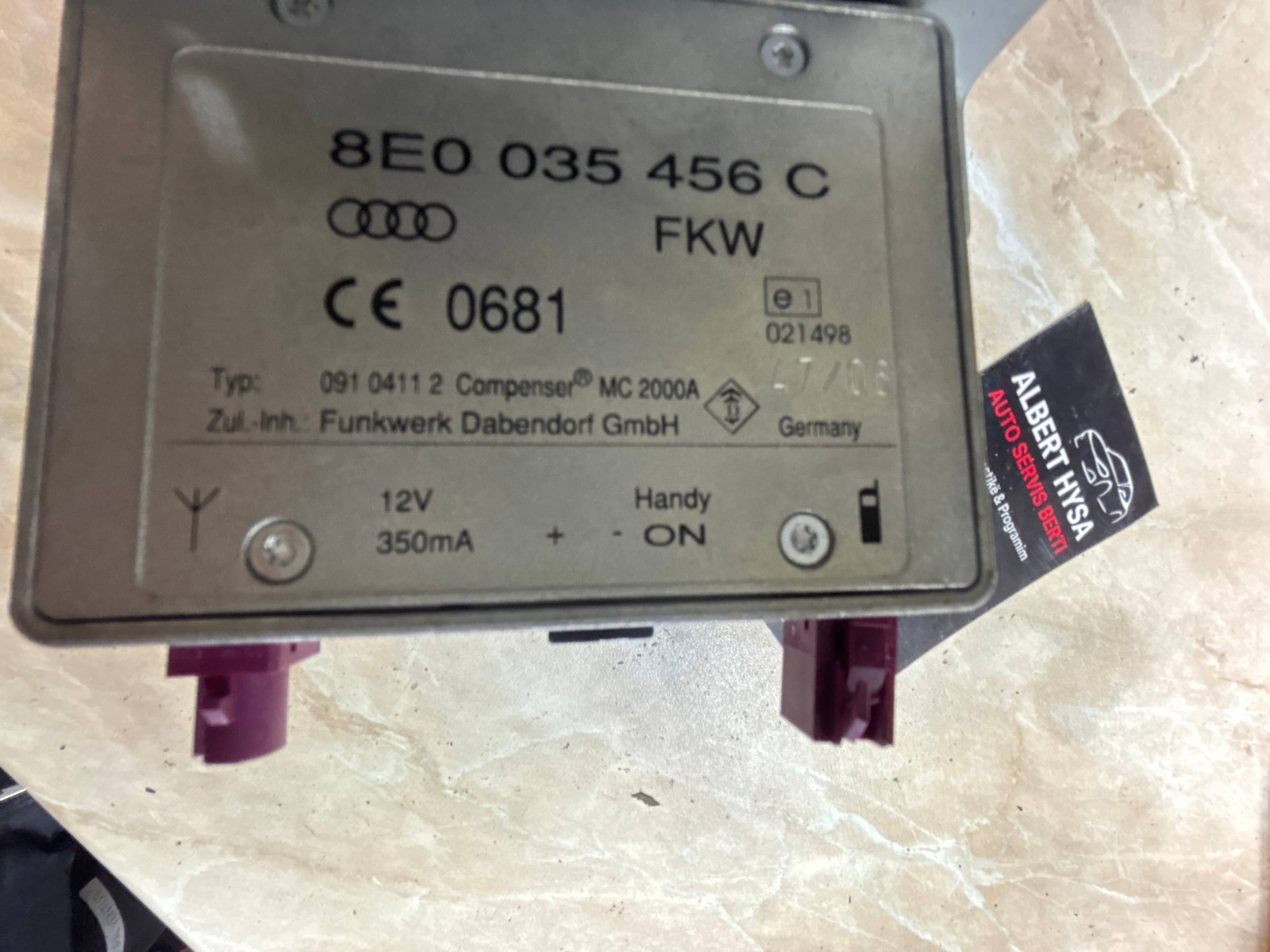 8E0035456C Genuine Antenna Radio Signal Amplifier OEM