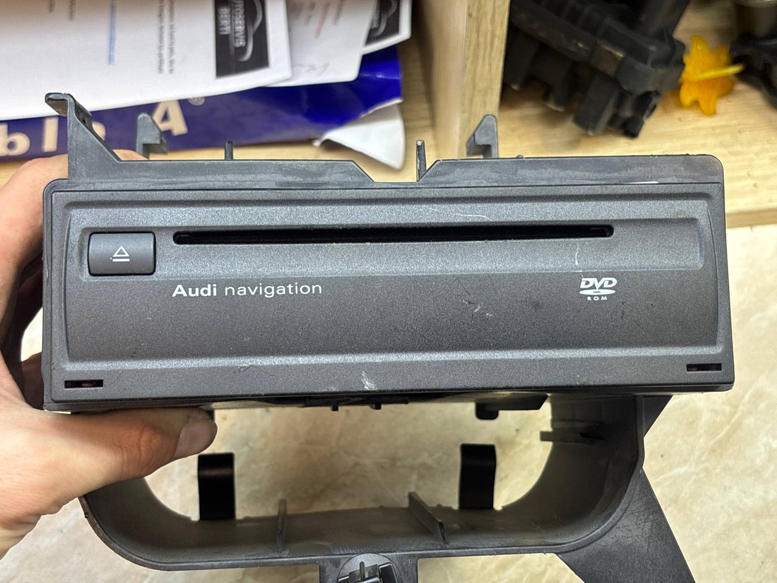 4L0907462 AUDI Q7 AUDIO SYSTEM with FRAME