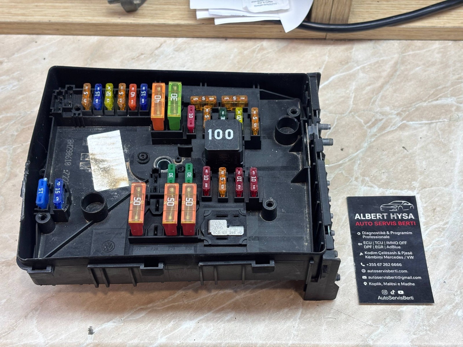 VW Audi Engine Bay Fuse Box Power Distribution Module 1K0937125D